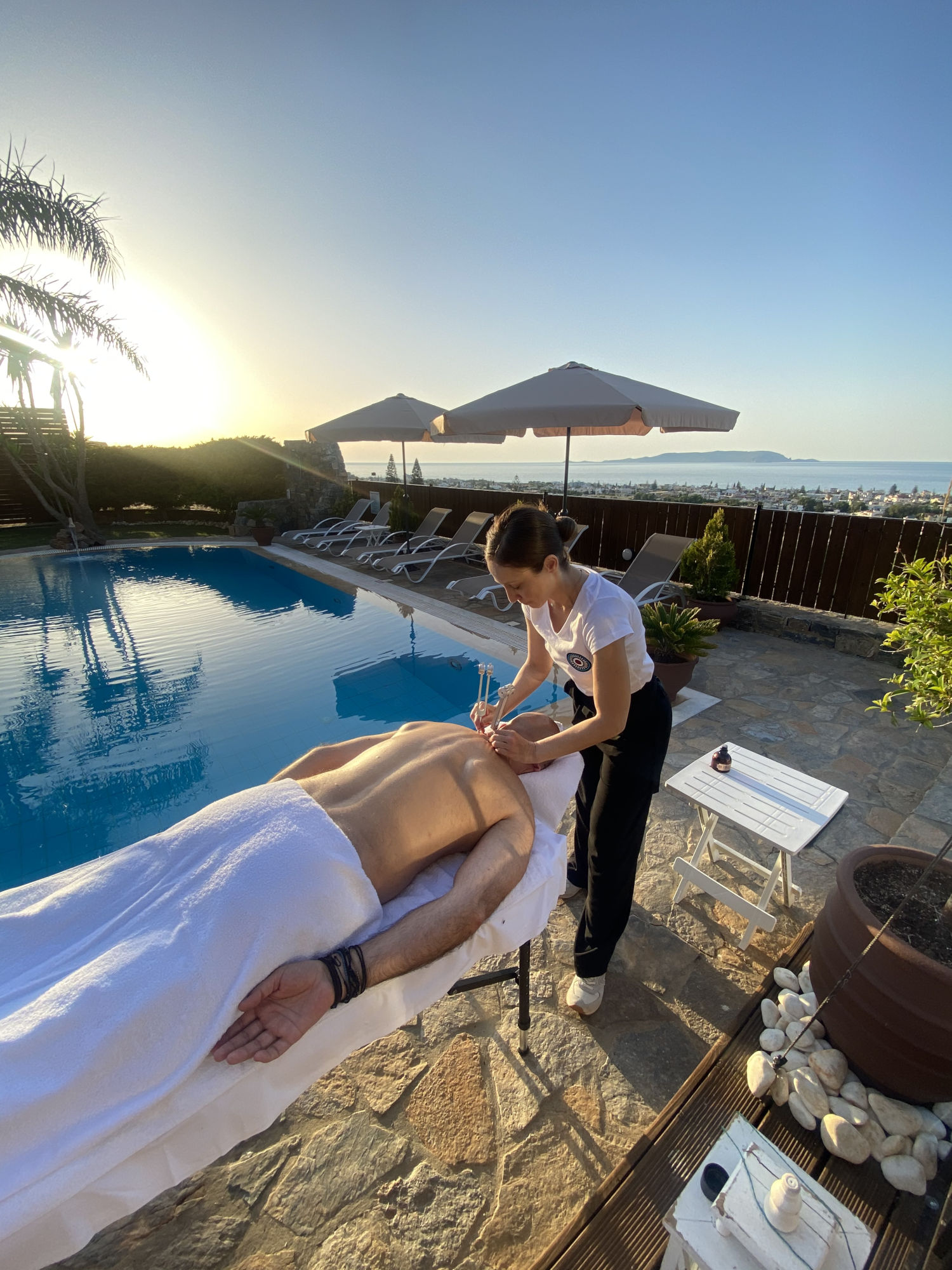 Mobile massage and sound healing for men in Santorini